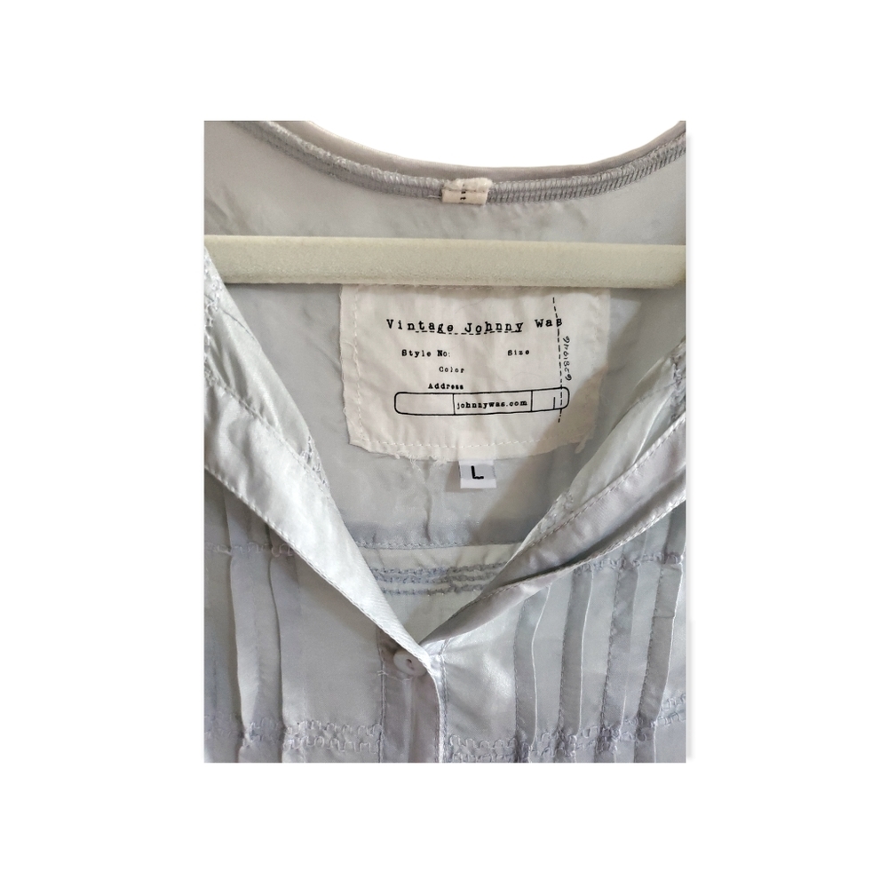 Johnny was vintage collection silk lite grey blouse. Minimalist Piece - Picture 4 of 12